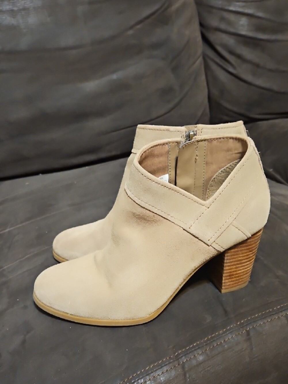 Koolaburra Sand Suede Ankle Booties with Stacked Heel - Picture 3 of 9